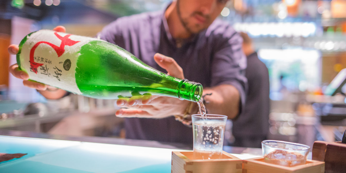 Знакомимся с саке: разбираем популярные сорта и их особенности