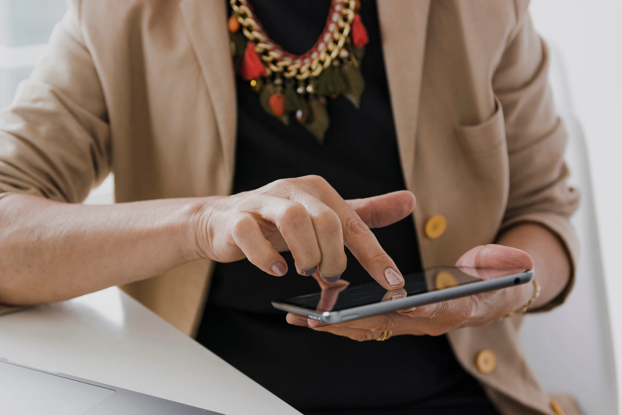 Проверка интернет-магазина бижутерии за 5 минут: чек-лист, который снижает риск до оплаты